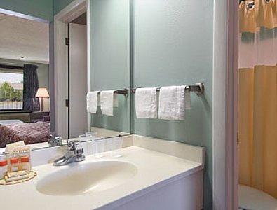 Hotel Red Roof 3*